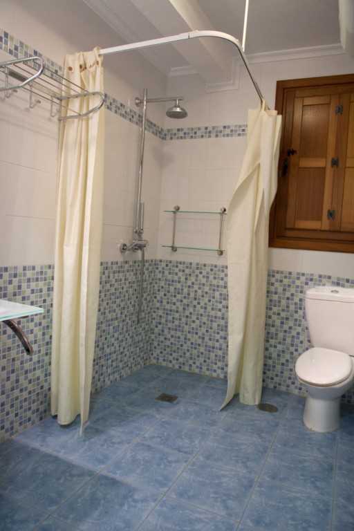 Ducha en Braña Tronco Ducha en Braña Tronco
