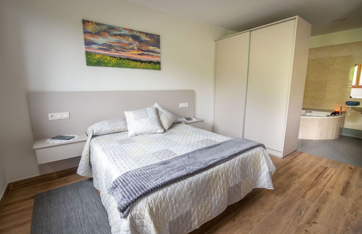 Habitación con Jacuzzi del apartamento Spa El Balneario en Oviedo